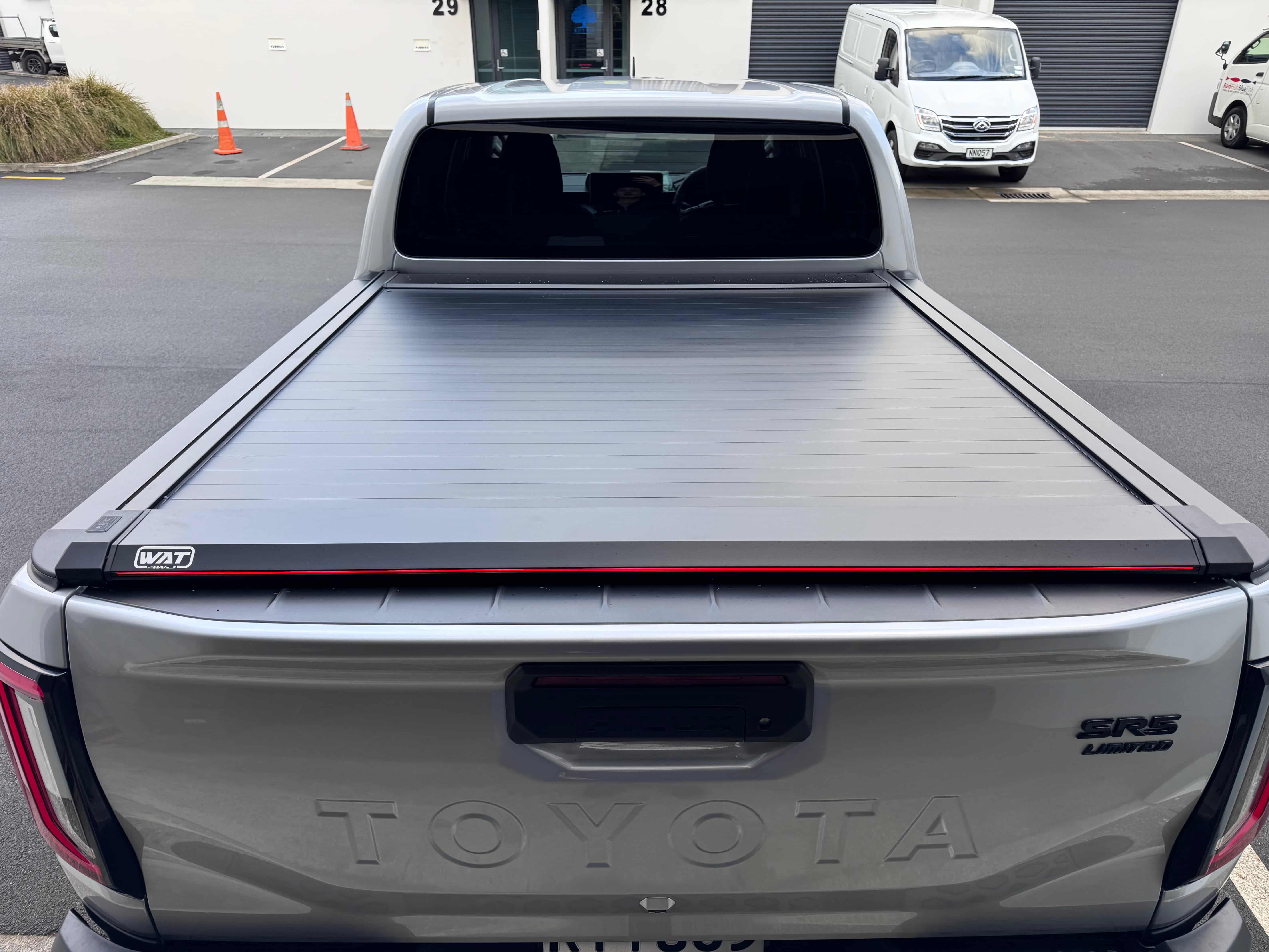 WAT HILUX ELECTRIC ROLLER LID 2026